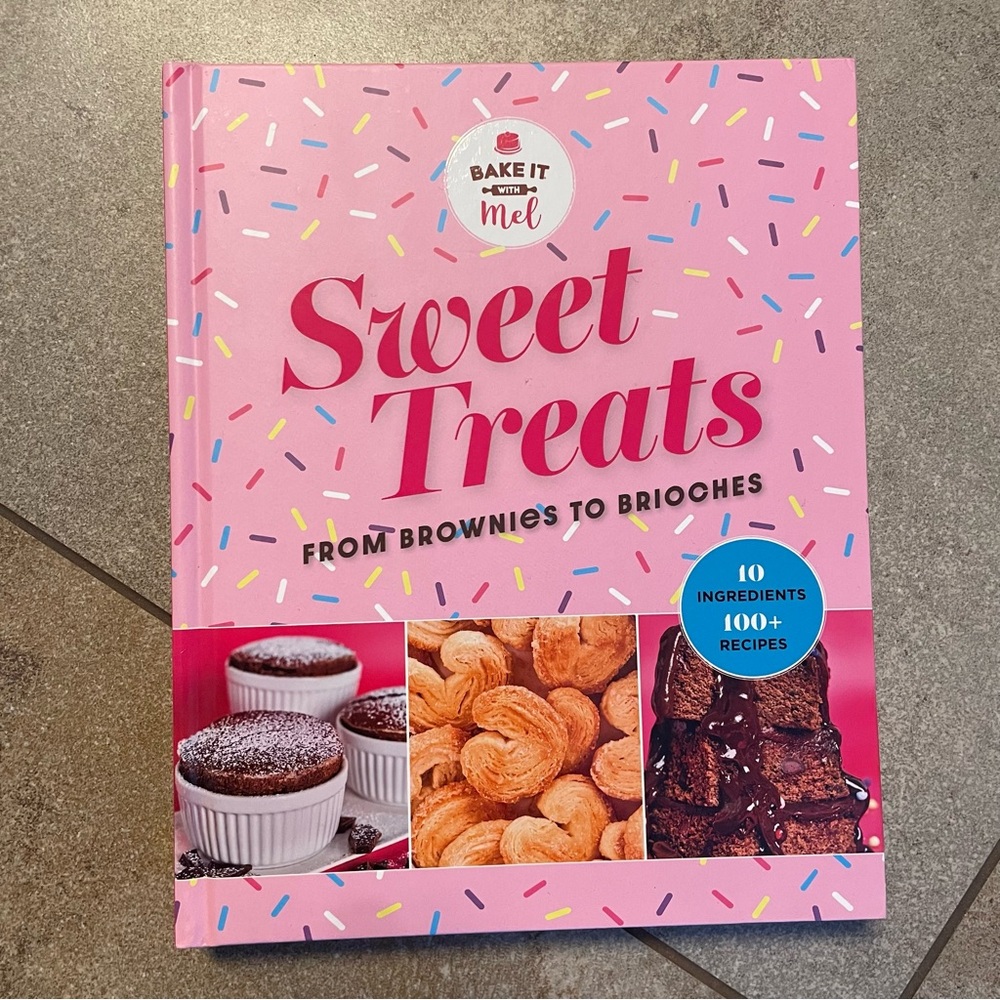 Sweet Treats Cookbook - Pink